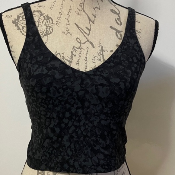 Lululemon Align Tank Sz 8 in Wild Thing Camo Deep Coal Multi - Picture 4 of 8